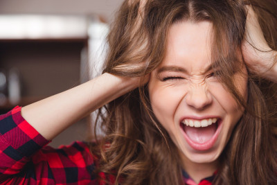 Jangan Sampai Rambut Anda Bau Apek! Ikuti Tips Ini